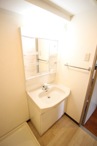 フォレストヒル緑園の洗面所|別号室の同仕様の参考写真です。