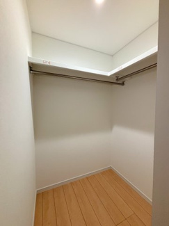 【収納】 | 今宿南町新築戸建 | 収納力のあるウォークインクローゼット。
