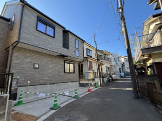 【前面道路含む現地写真】 | 今宿南町新築戸建 | 前面道路含む現地写真です。