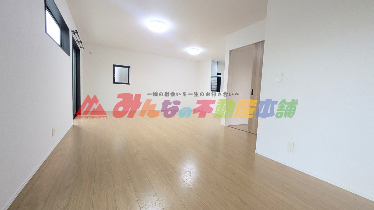 小郡市寺福童の中古一戸建の居間・リビング