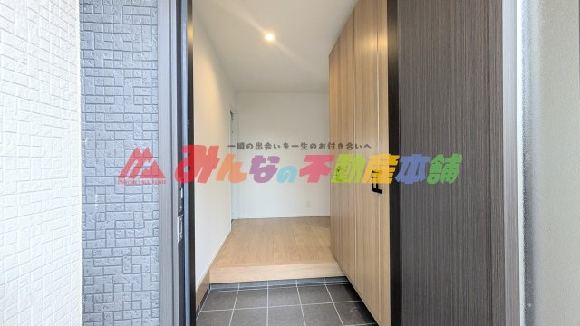 小郡市寺福童の中古一戸建の玄関