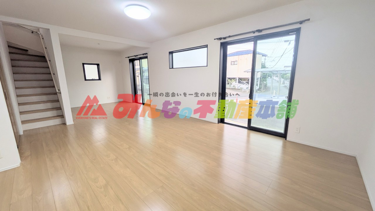 小郡市寺福童の中古一戸建の居間・リビング