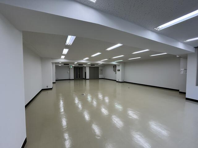 亜細亜観光ビルの内装