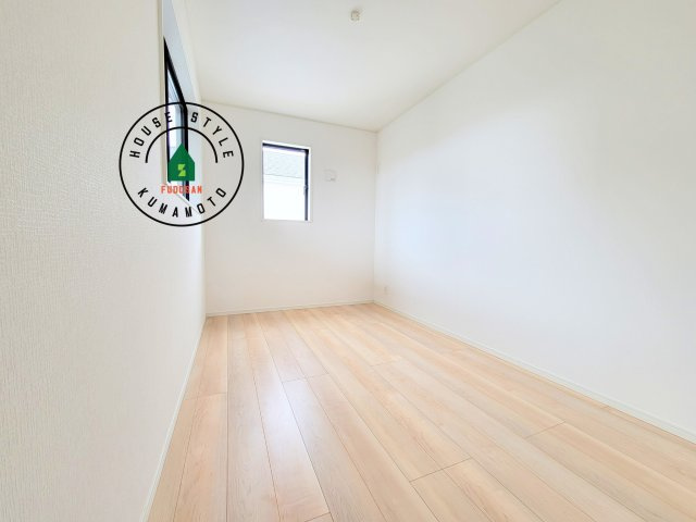 熊本市北区高平3丁目第2-3棟（3号棟）の洋室|採光良好な洋室は全居室、複層ガラスの遮熱効果と断熱効果で、一年中快適に過ごせます。