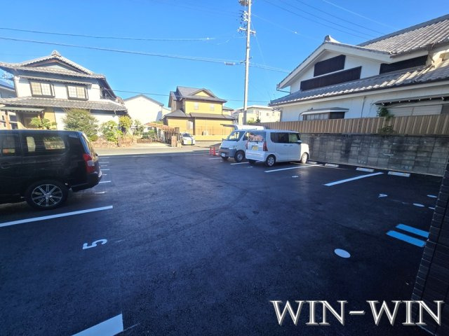 エムロード上地の駐車場