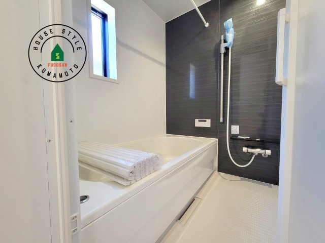 宇城市松橋町南豊崎第2-2棟（1号棟）の内観：施工例|浴室は一日の疲れを癒す場所だから、家族みんながゆったりできる快適設計。追い炊き機能付きオートバス。安定した温度で、いつでも快適に入浴できます。