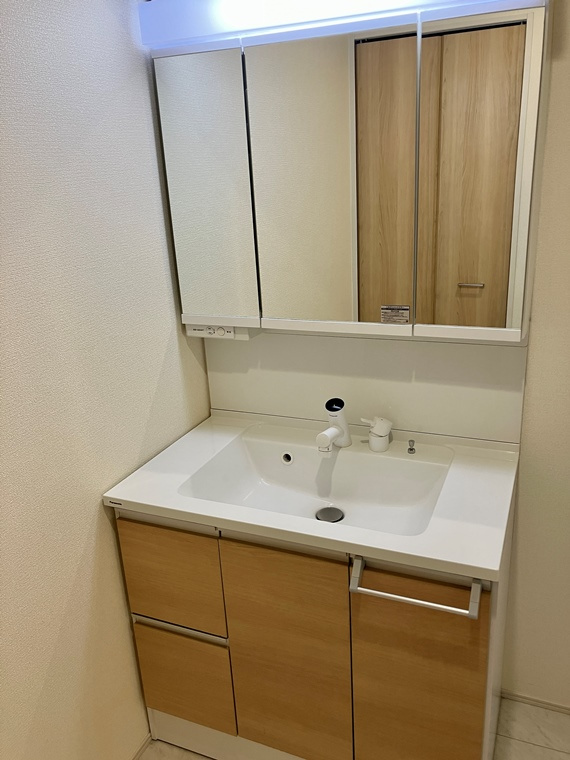 白幡戸建の洗面所