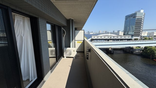 【バルコニー】 | ★仲介手数料無料★クレストフォルム田町ベイフロントスクエア（角住戸・リノベーション済み.）.