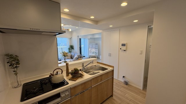 【キッチン】 | ★仲介手数料無料★クレストフォルム田町ベイフロントスクエア（角住戸・リノベーション済み.）.