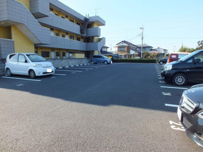 【駐車場】 | リエス小山間々田