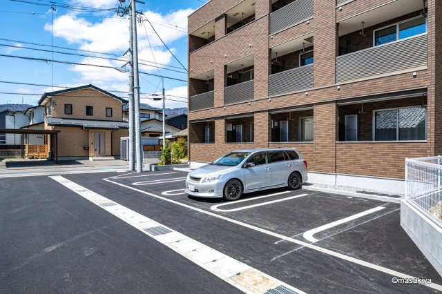 COCO若里の駐車場