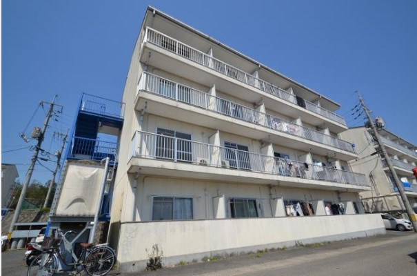 広島県東広島市　一棟マンションの外観