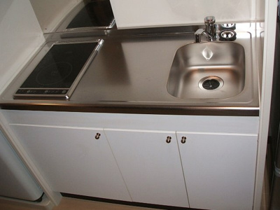 【キッチン】 | レオネクストななみ福知山 | 中央に調理スペースを確保。