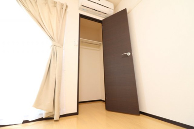 【内装】 | レオネクストクレシェンド藤 | ウォークインクローゼット付！お部屋もすっきり片付けられます