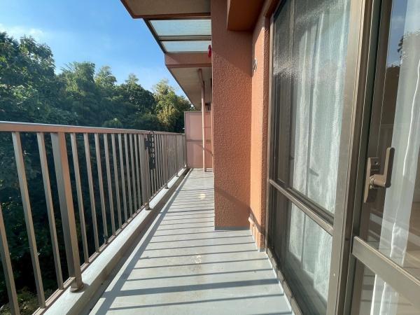 【バルコニー】 | ハイホーム鷺沼東 | 日当たりのよいバルコニー