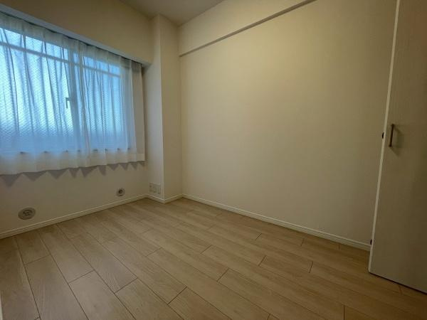 【洋室】 | ハイホーム鷺沼東 | 白とナチュラルの落ち着いたカラーセレクトです
