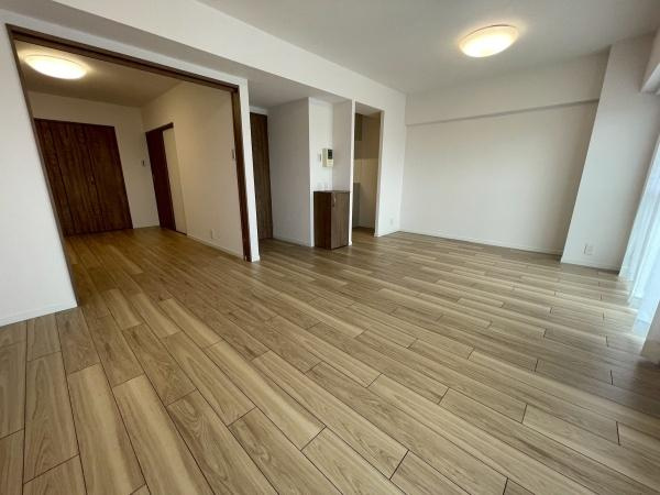 エクセル宮前平の居間・リビング|窓からの日差し・風・すべてが心地よくゆったりとした時間を過ごせます♪