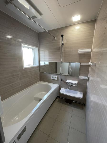 出雲市斐川町上荘原　中古戸建の浴室