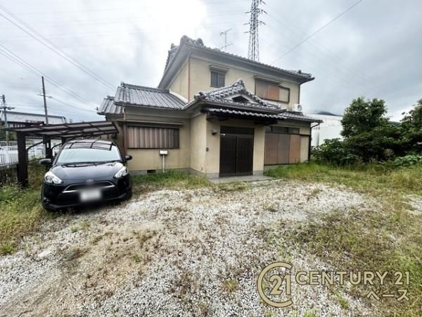 香芝市五磯壁６丁目　一戸建の外観|幹線道路沿いにある約１７４坪と広々とした邸宅です！お気軽にお問い合わせください！