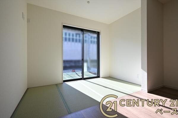 リーブルガーデン北郡山町 ２号棟 ／新築一戸建の和室|■現地撮影写真■ほっこり落ち着けるタタミコーナー！客間としてもご利用いただけます！