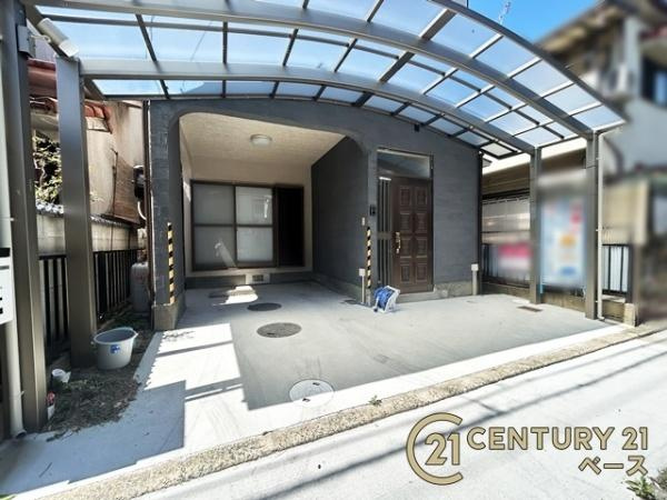 桜井市東新堂　一戸建のその他|外構工事、カーポート新設しており、車の乗り降りもラクラク！