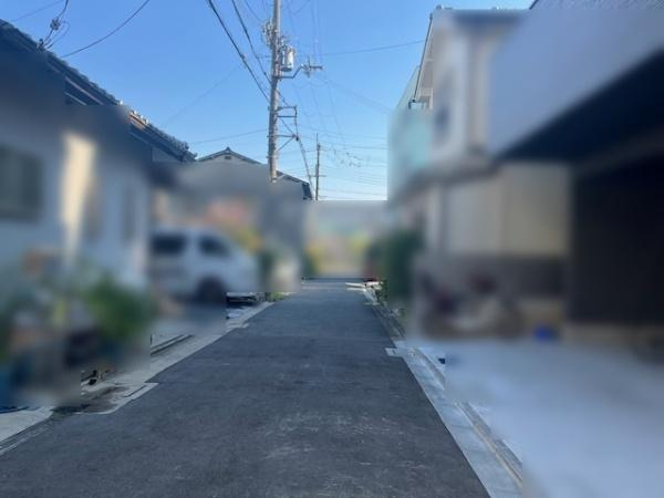 【前面道路含む現地写真】
