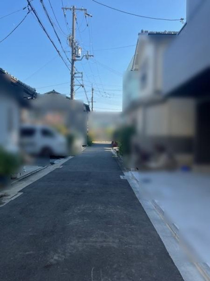【前面道路含む現地写真】