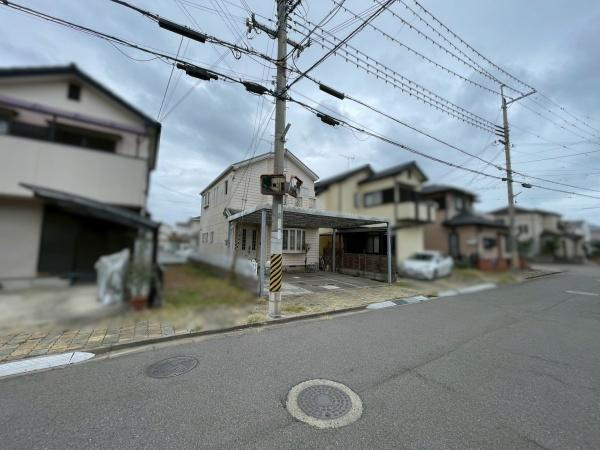和歌山市西庄　中古戸建の前面道路含む現地写真