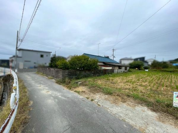 和歌山市直川　中古戸建の前面道路含む現地写真
