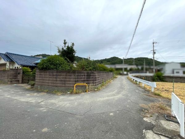 和歌山市直川　中古戸建の前面道路含む現地写真