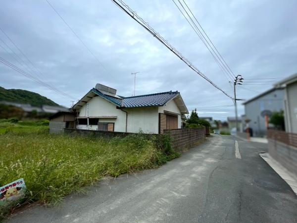 和歌山市直川　中古戸建の前面道路含む現地写真