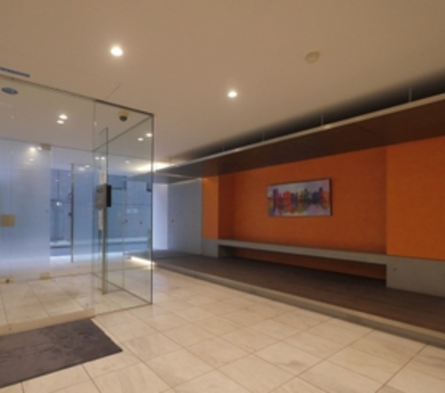 レジディア新川のエントランス