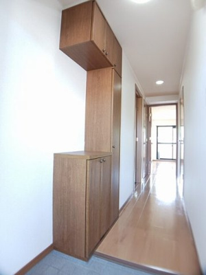 【玄関】 | ボナールフェンテ | 収納もある玄関です