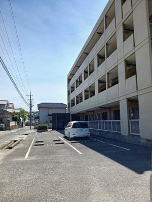 【駐車場】 | ボナールフェンテ | 駐車場完備です