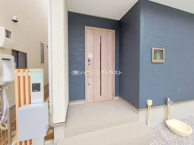 GRAFARE　所沢市けやき台　全2棟　の玄関
