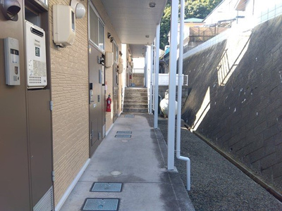 【外観】 | レオパレスひよりが丘 | 外はこのようになっています