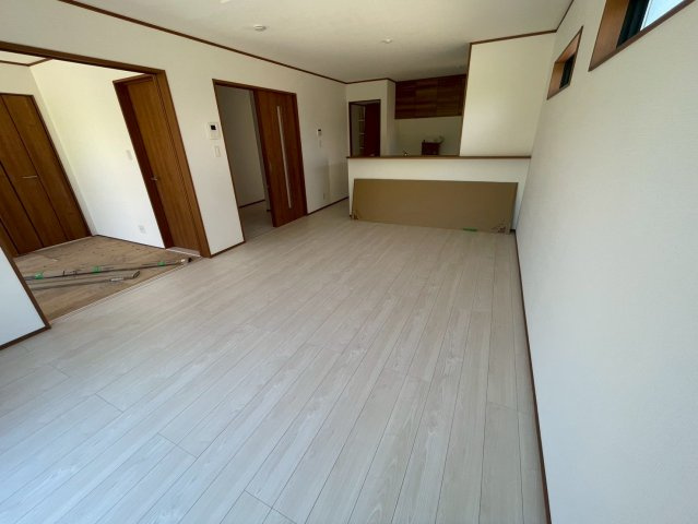 ◆◆うるま市字前原-2号棟（全2邸）の居間・リビング