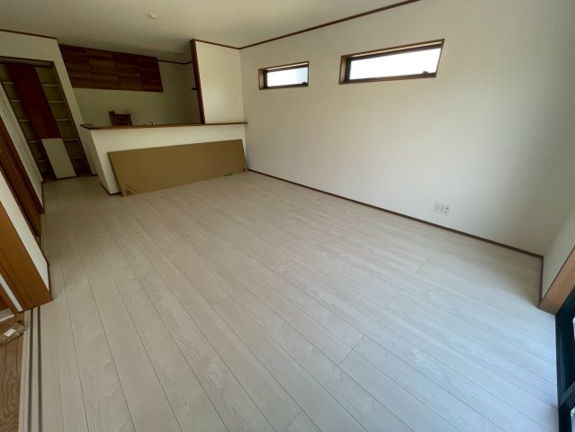 ◆◆うるま市字前原-2号棟（全2邸）の居間・リビング