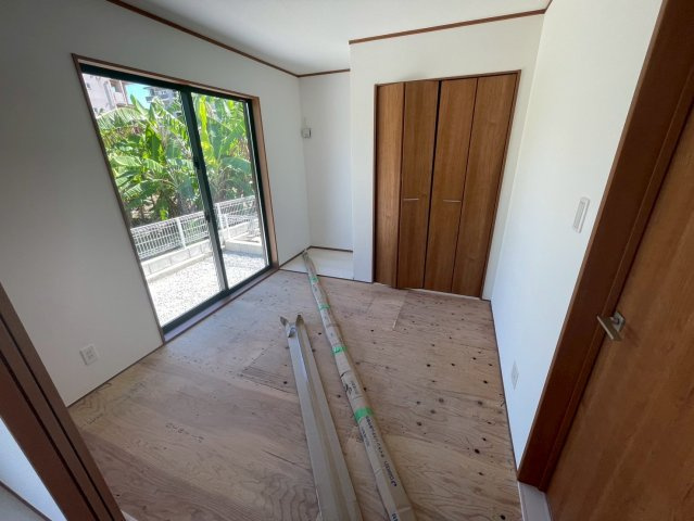 ◆◆うるま市字前原-2号棟（全2邸）の玄関