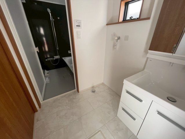 ◆◆うるま市字前原-2号棟（全2邸）の玄関