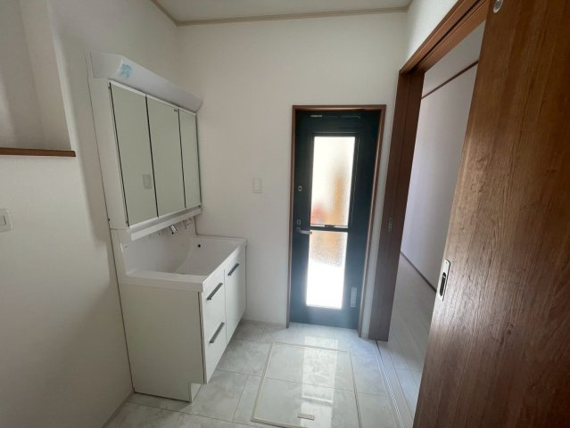 ◆◆うるま市字前原-2号棟（全2邸）の玄関