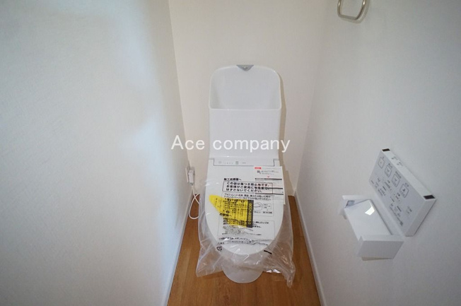 【トイレ】 | 八尾市東町1丁目 | トイレは1階と2階の各階に完備☆ともに同仕様のシャワートイレです☆