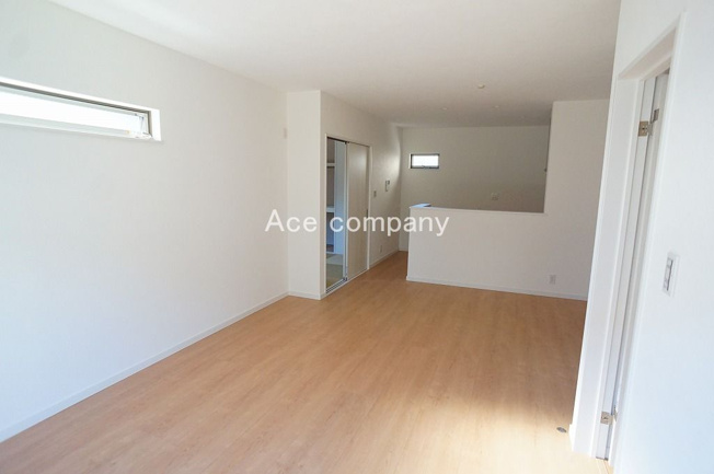 【居間・リビング】 | 八尾市東町1丁目 | 【LDK：ゆったり約17.5帖】