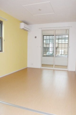 【居間・リビング】 | ハピネス２ | おしゃれな居間です