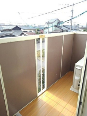 【バルコニー】 | メゾンサンパティーク　Ａ | お洗濯にも便利なバルコニー付き