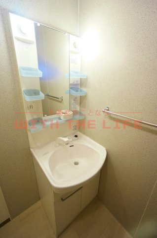 ヴェルドミール【キャッシュバック対象物件】の独立洗面台|独立洗面台、朝の身支度には欠かせません