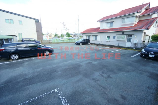 ヴェルドミール【キャッシュバック対象物件】の駐車場|カースペースがあります