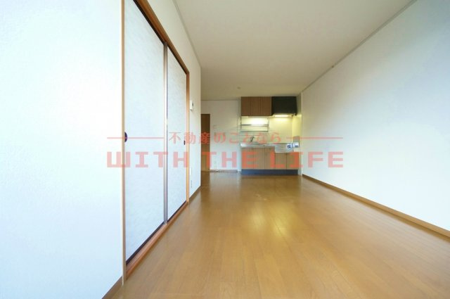 ヴェルドミール【キャッシュバック対象物件】の居間・リビング|使いやすい居間です