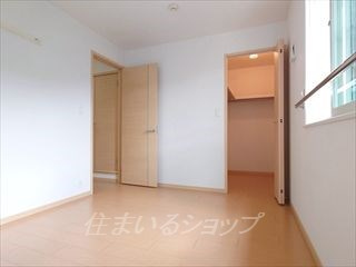 広島市安佐北区亀山３丁目のアパートの寝室