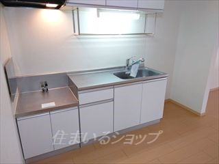 広島市安佐北区亀山３丁目のアパートのキッチン